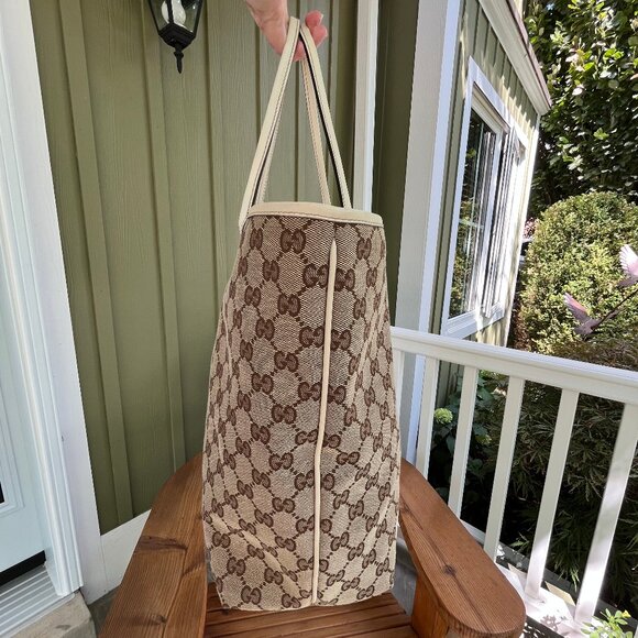 Gucci GG Canvas Shoulder Tote Bag - Authentic - Picture 8 of 17